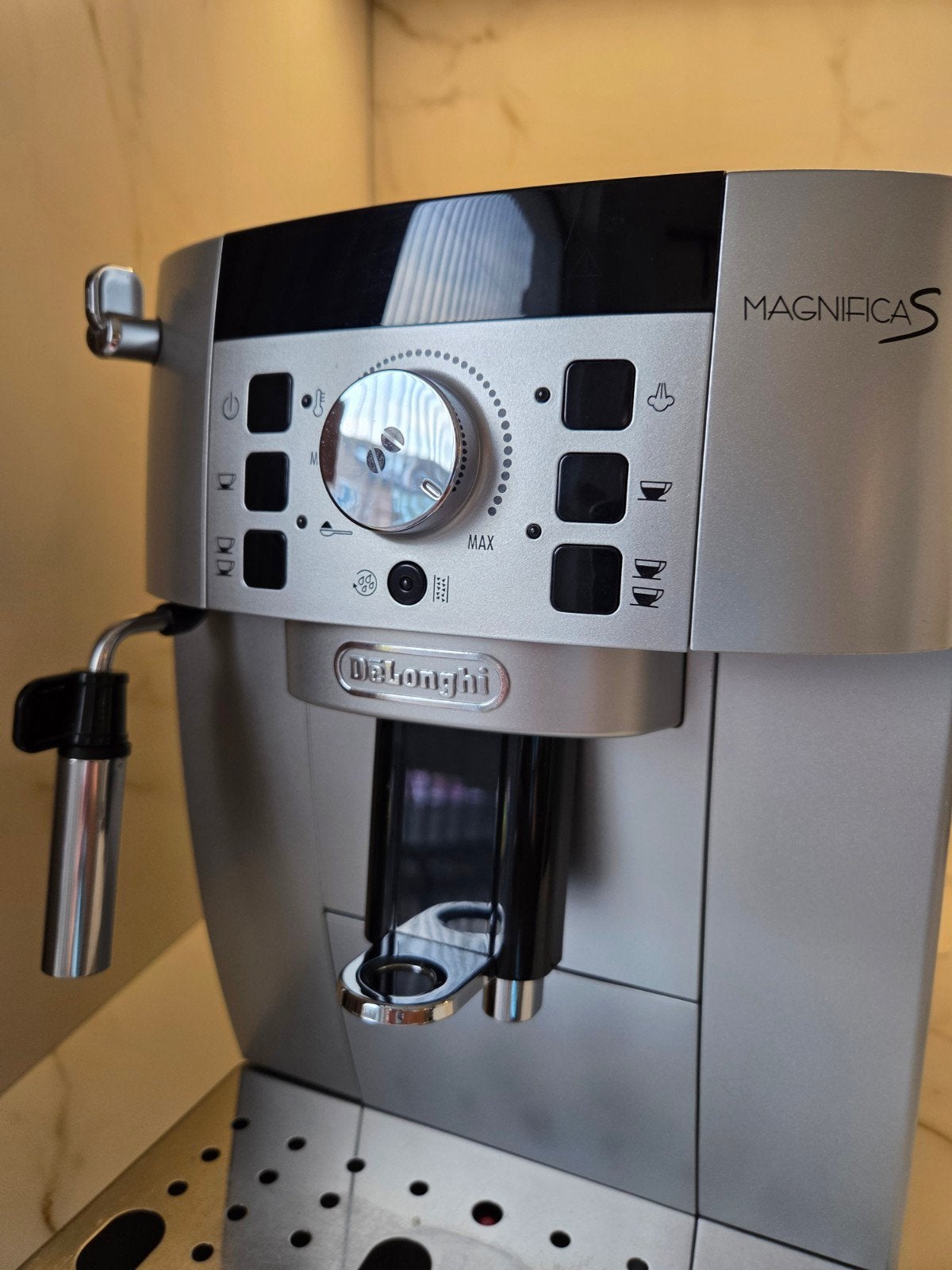 Foto 5 van DeLonghi Magnifica S volautomatische koffiemachine