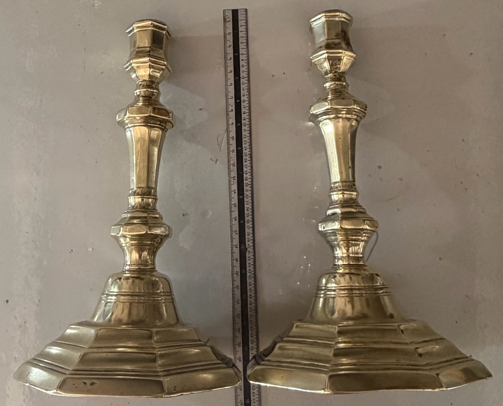 stel Lodewijk XIV-kandelaars 1720, Ophalen of Verzenden, Koper of Brons