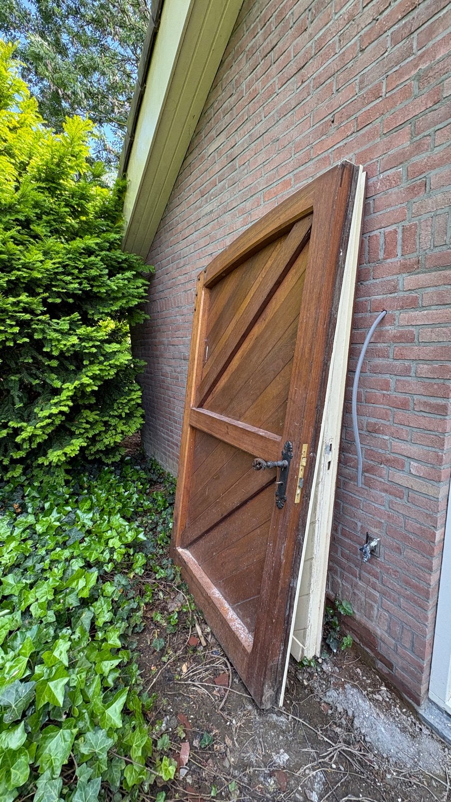 2 prachtige houten garagedeuren, licht geel, overschilderbaa, Gebruikt, Garagedeur, 200 tot 215 cm, Hout