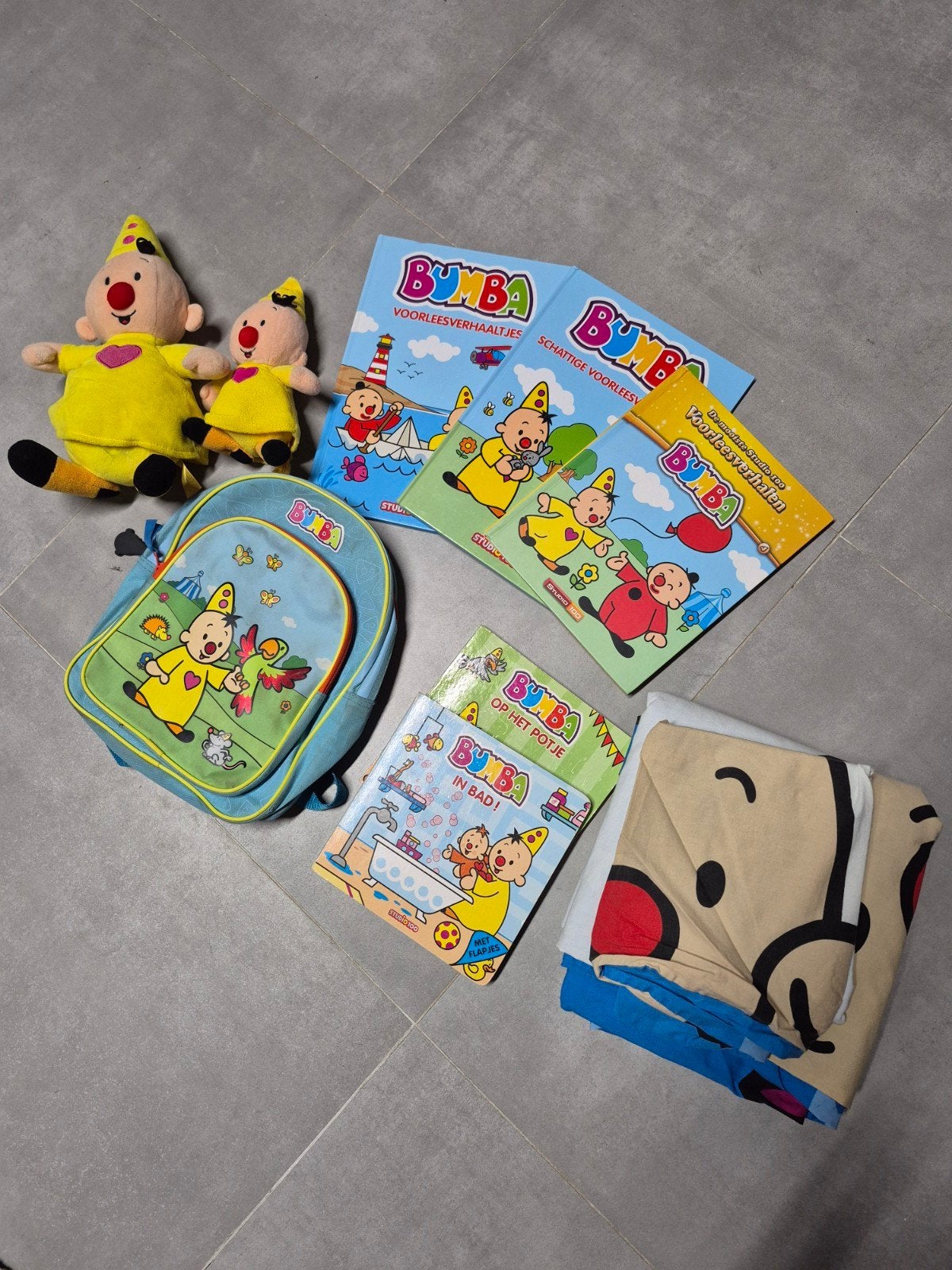 Bumba pakket: boeken, knuffels, tas en dekbedovertrek, Gebruikt, Overige merken, Overige karakters, Overige typen