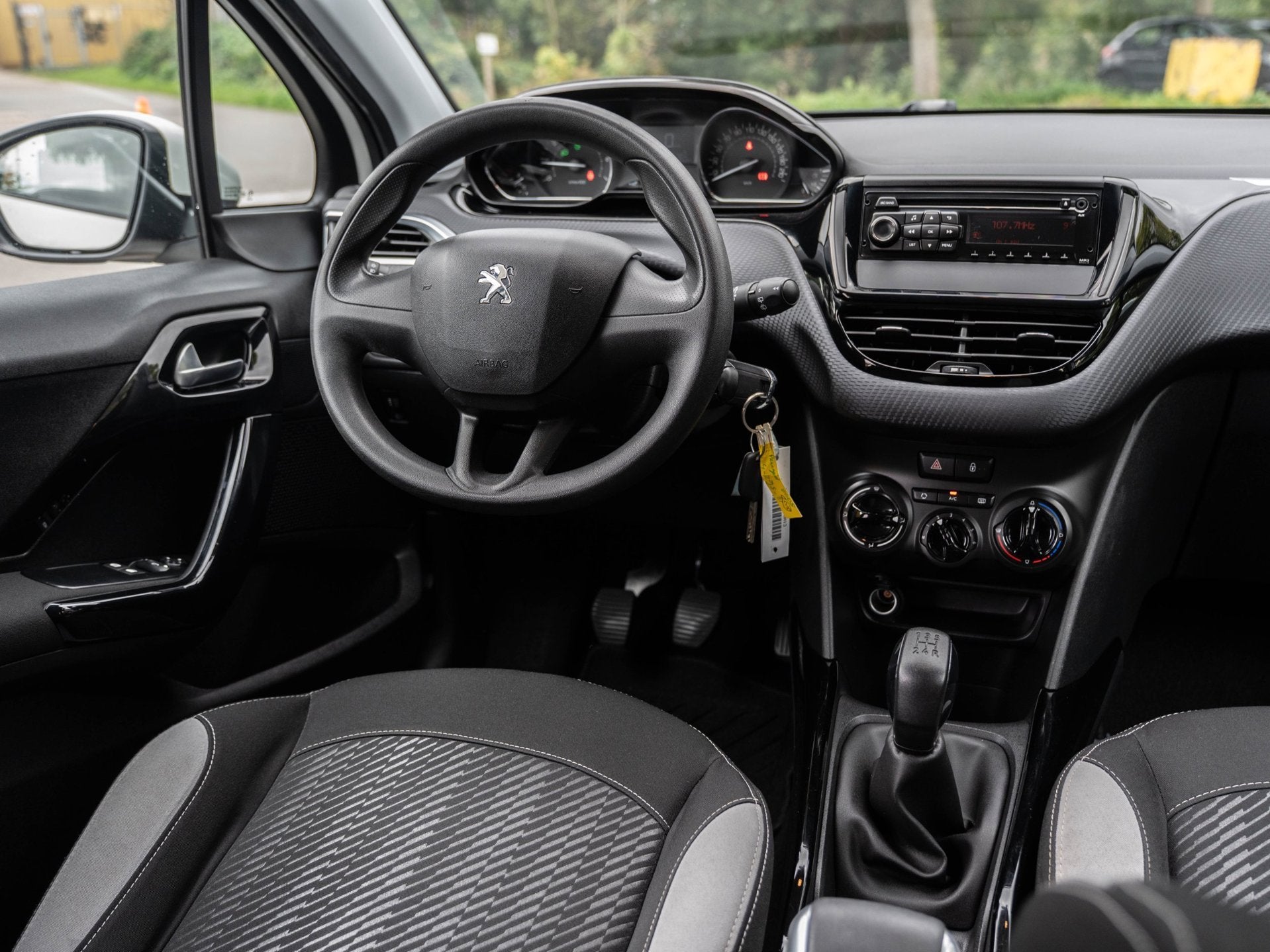 Peugeot 2008 1.2 PureTech Access | AIRCO | ORG NL NAP | 5 DE, Auto's, Voorwielaandrijving, Euro 5, Zwart, 1199 cc
