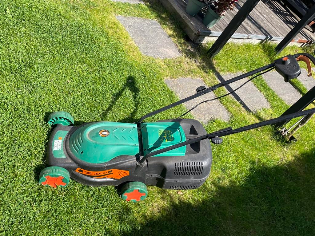 Black en decker elektrische grasmaaier, Cirkelmaaier, Gebruikt, Elektrische grasmaaier, Ophalen of Verzenden