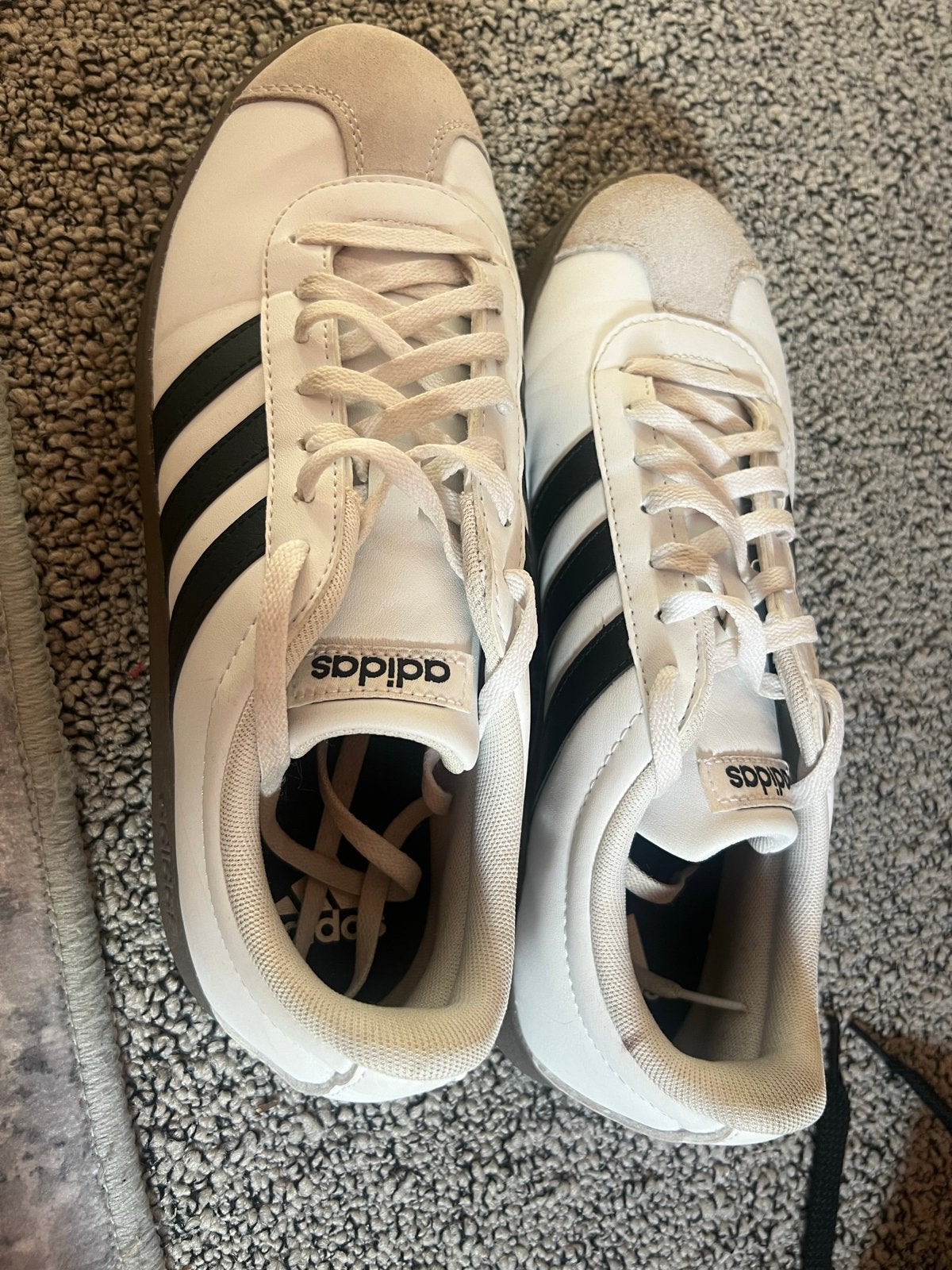 Adidas sneakers wit met zwarte strepen - Maat 42, Ophalen of Verzenden, Zo goed als nieuw, Wit, Sneakers of Gympen