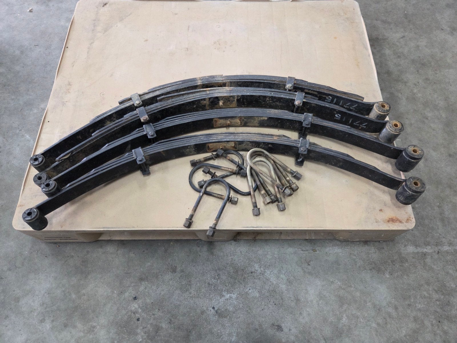 Jeep cj7  4" Bladveren set met bevestigingsmateriaal, Ophalen, Gebruikt, Jeep