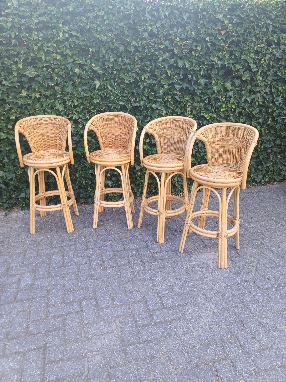 Franse rotan barkrukken met draaibaar zitgedeelte, Huis en Inrichting, Barkrukken, Ophalen, Draaibaar, Gebruikt, 60 tot 90 cm