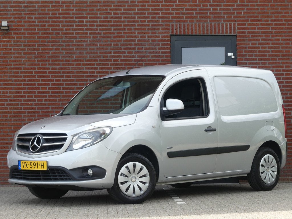Mercedes-Benz Citan 111 CDI Airco/Trekhaak/PDC/Cruise contro, Auto's, Voorwielaandrijving, Euro 5, Gebruikt, 680 kg