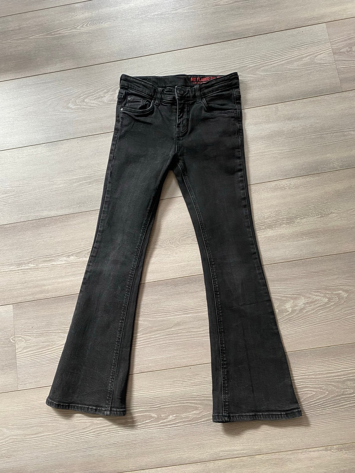 HEMA flared fit Jeans maat 134, Ophalen of Verzenden, Zo goed als nieuw, Meisje, Broek