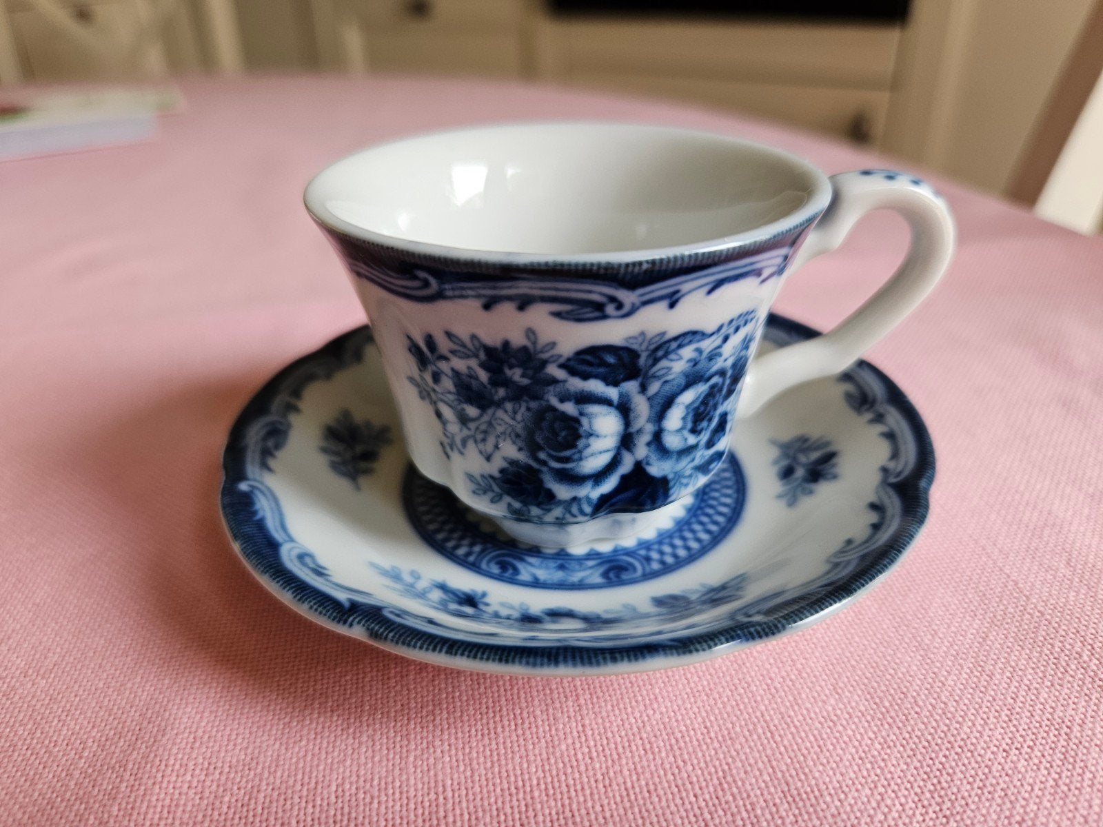 Blue Rose espresso kopje Fine China of Japan, Antiek en Kunst, Ophalen