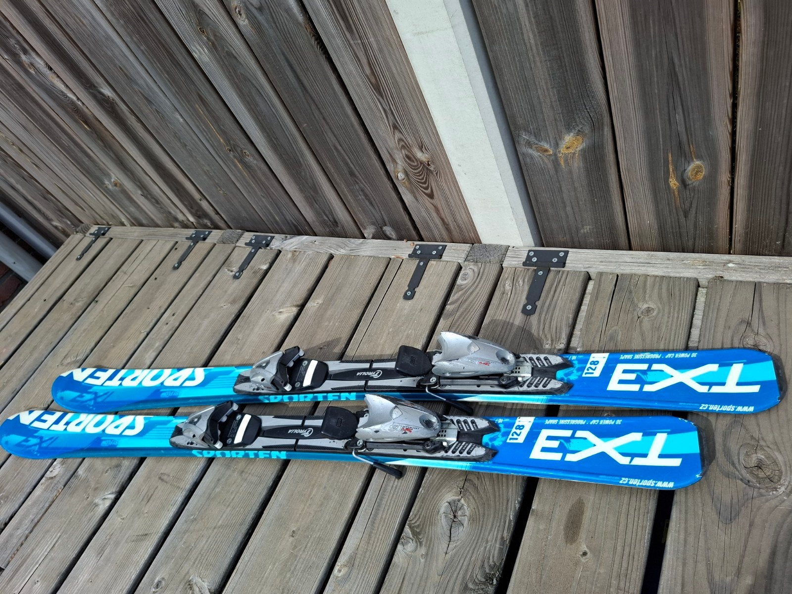Sporten.CZ ski's heren 128, Sport en Fitness, Skiën en Langlaufen, Gebruikt, 100 tot 140 cm, Carve, Skiën