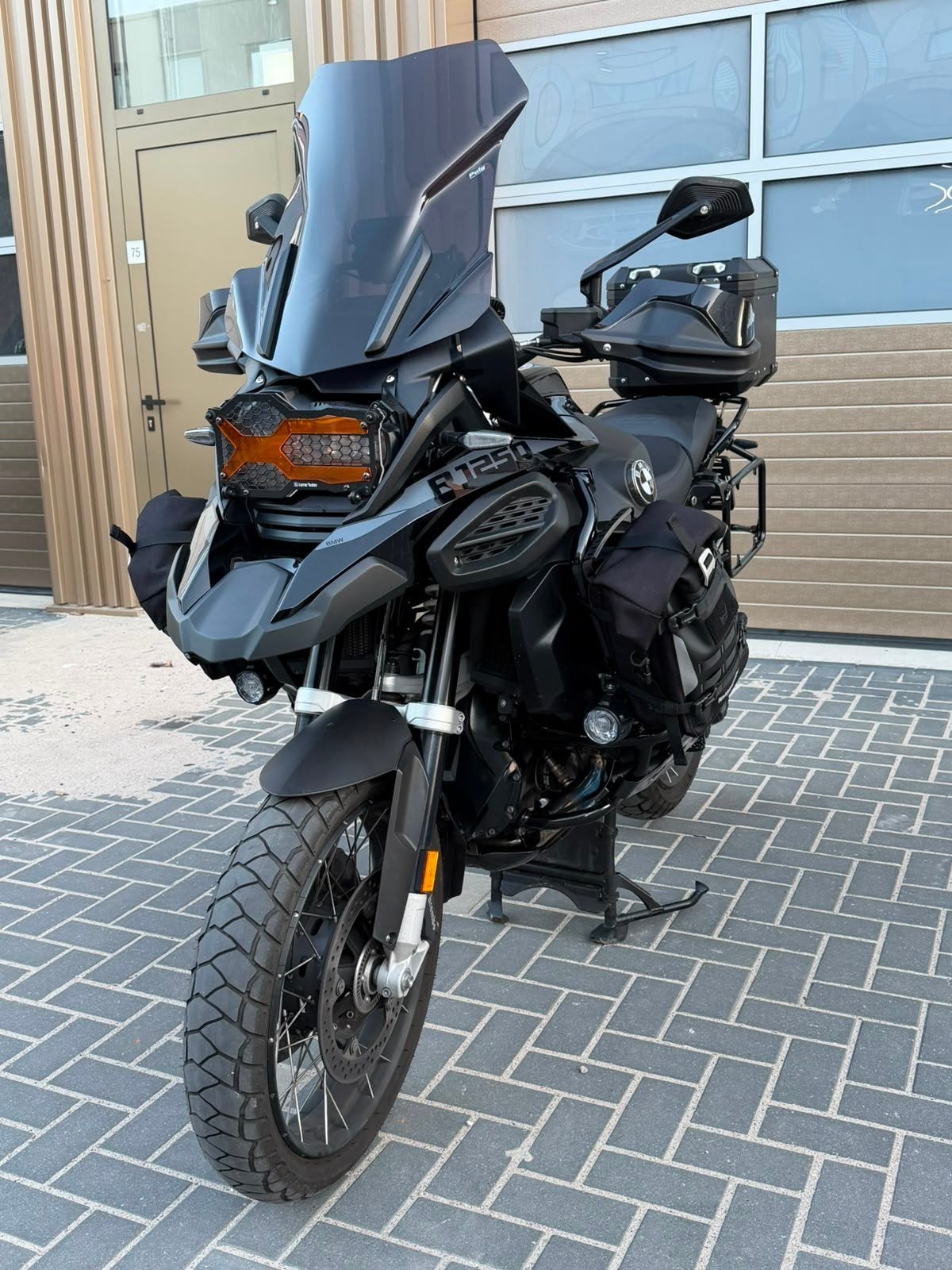 BMW R 1250 GS Adventure 2023- Triple Black (Full Black Edt.), Motoren, Motoren | BMW, Occasion, Motorrijbewijs A, Particulier