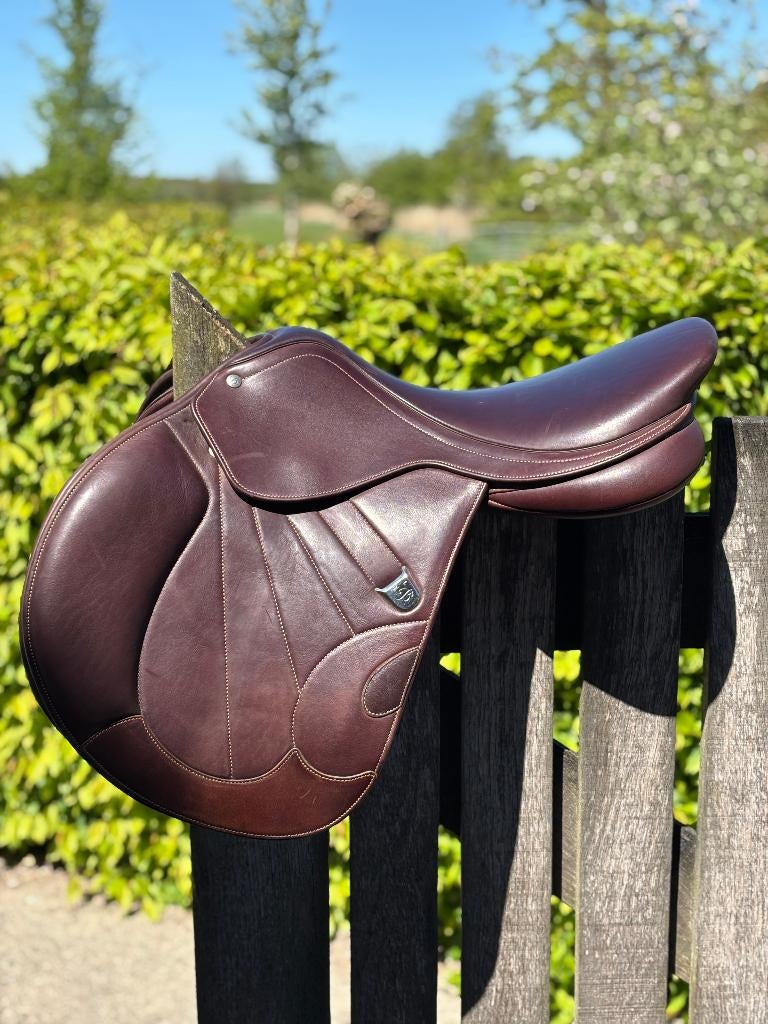 Bates Dressage dressuurzadel 18 inch., Dieren en Toebehoren, Paarden en Pony's | Zadels, Ophalen of Verzenden, Wintec, Info@paardenschuur.nl