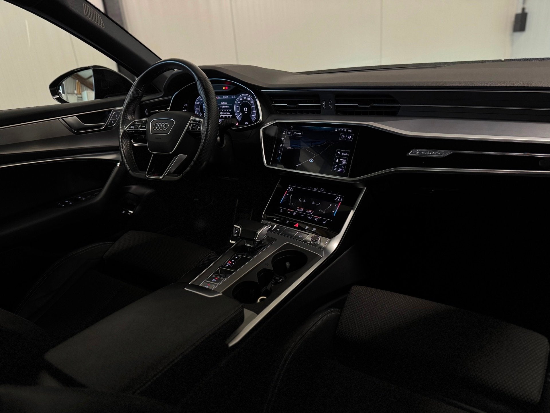 Audi A6 Limousine 55 TFSI e quattro Competition S-line B&O|M, Auto's, Automaat, Dealer onderhouden, Gebruikt, 4 cilinders