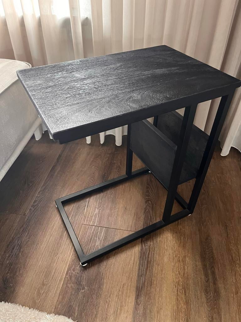 Zwarte bijzettafel/laptoptafel met opbergvak, Gebruikt, 55 tot 75 cm, Rechthoekig, Hout
