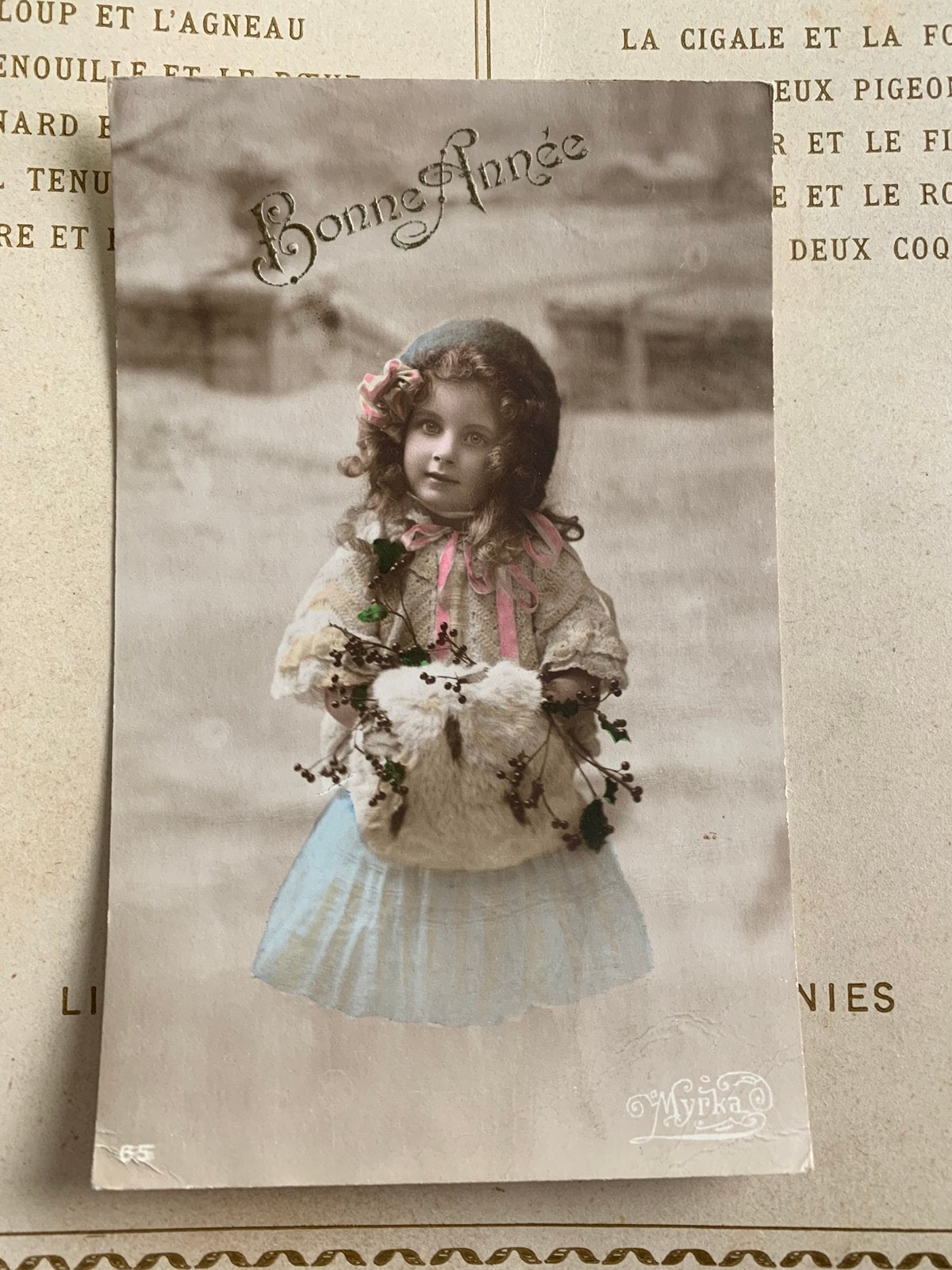 GERESERVEERD Bonne Année - meisje met bontmof, Ophalen of Verzenden, Voor 1920, Gelopen, Feest(dag)