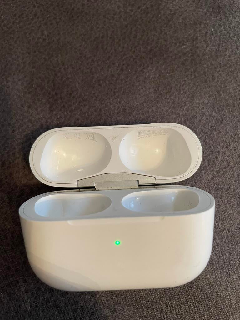 AirPods oplaadcase A2190 – Origineel Apple, Ophalen of Verzenden, Zo goed als nieuw