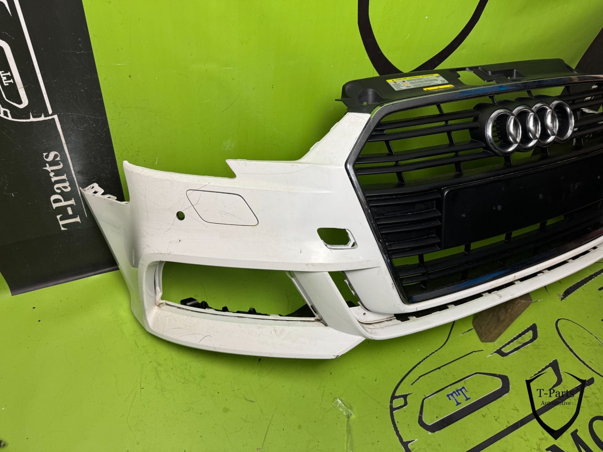 audi a3 voorbumper bumper S line, Auto-onderdelen, Carrosserie en Plaatwerk, Gebruikt, AUDI AG, Auto-Union-Strasse 1
85045  Ingolstadt, DE