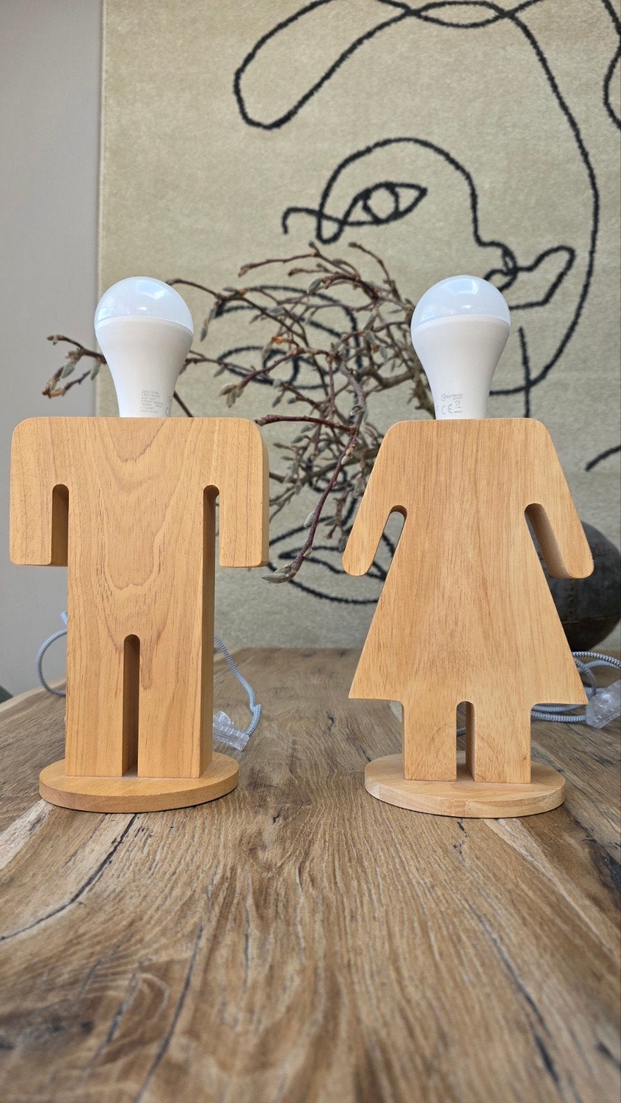 2 mooie houten lampen : meisje - jongen, Huis en Inrichting, Lampen | Tafellampen, Ophalen, Gebruikt, Hout