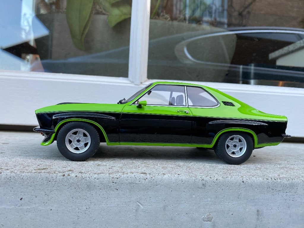 1:18 Opel Manta TE 2800 groen - zwart 1975 BOS Models BOS108, Overige merken, Info@modelcarworld.com, Auto, Nieuw