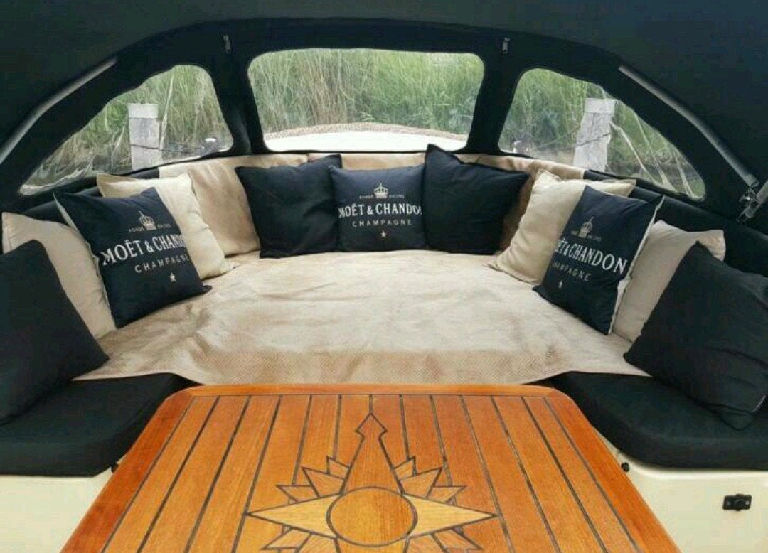 Alle soorten kussens van MOËT & CHANDON aan boord of thuis‼️, Watersport en Boten, Accessoires en Onderhoud, Ophalen of Verzenden