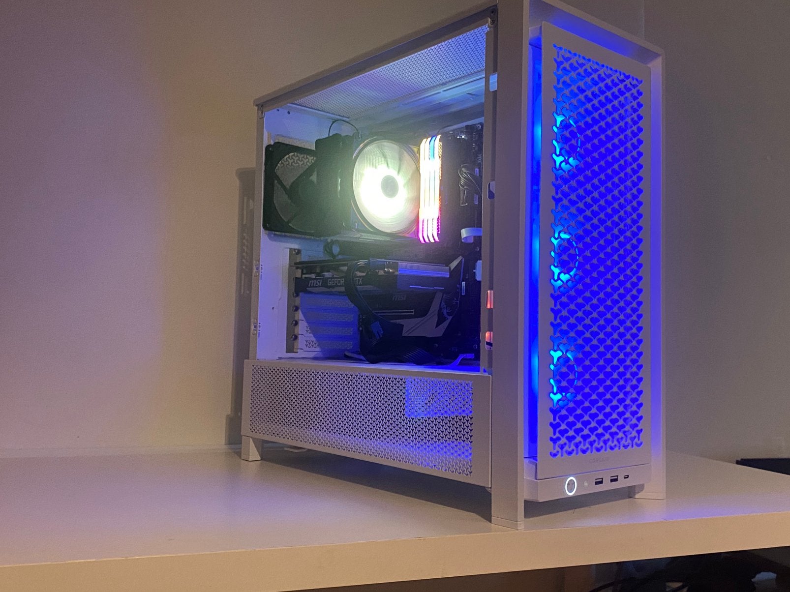 Foto 12 van Game PC - I5 9600K - Rtx 2060 Super - 32GB RGB Pro - 1TB SSD