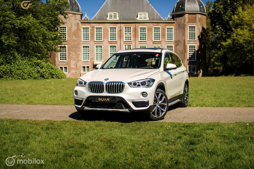 BMW X1 xDrive20i | PANO | H&K | CAMERA |, 1998 cc, Gebruikt, Wit, Leder
