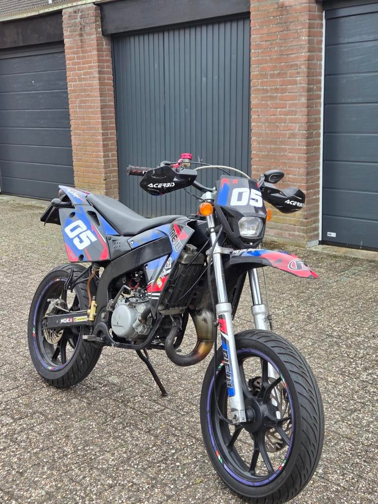 Schakelbrommer rieju mrx, Ophalen