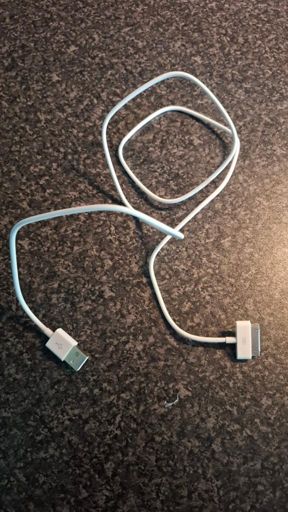 Apple 30-pins USB-kabel, Ophalen of Verzenden, Niet werkend, Minder dan 2 meter, Overige kabels