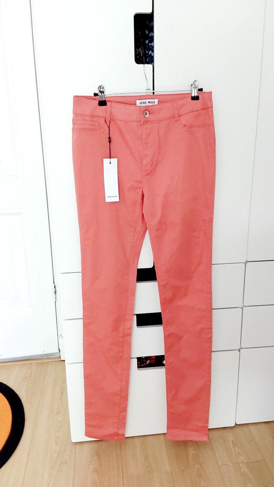leuke Vero Moda broek maat 38 nieuw, Maat 38/40 (M), Vero Moda, Nieuw, Ophalen of Verzenden