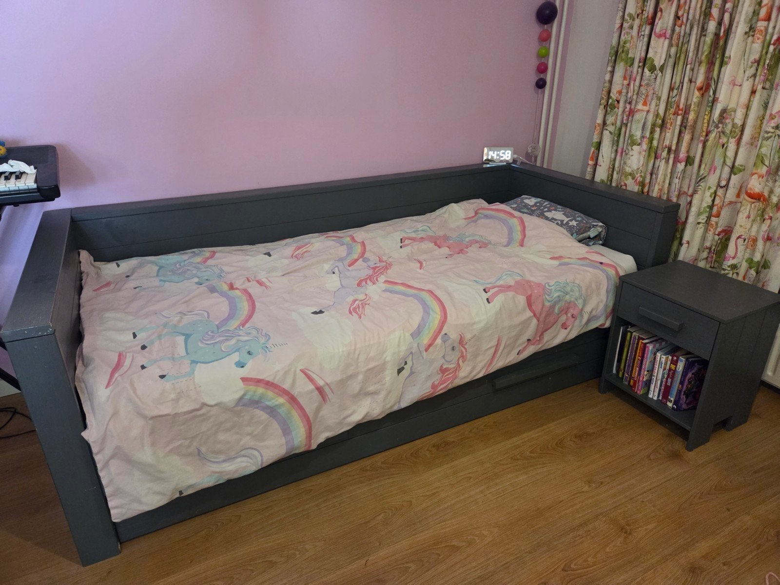 WOOOD, eenpersoonsbed met la, matras en nachtkastje, Gebruikt, 90 cm, Eenpersoons, Ophalen of Verzenden