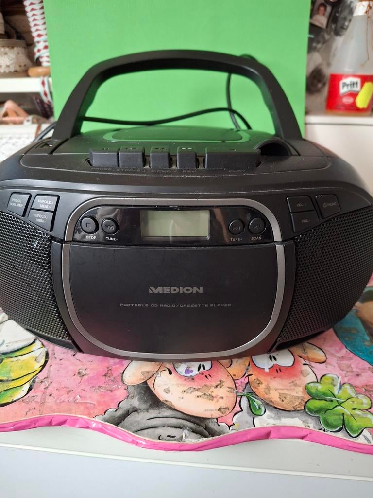 Zo goed als nieuwe radio cassette en CD.Speler, Ophalen of Verzenden, Zo goed als nieuw