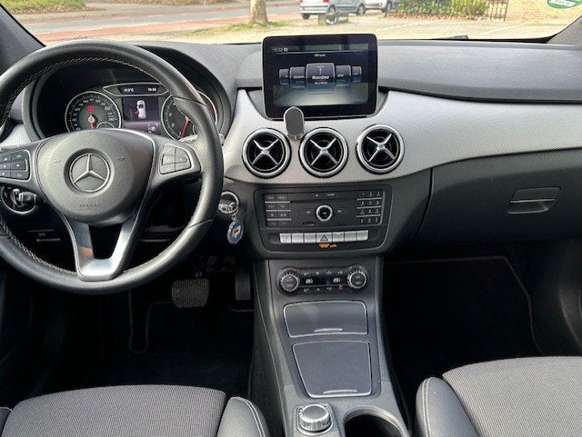 Mercedes-Benz B-klasse 250 Urban Business Edition Zeer luxe, Auto's, Mercedes-Benz, 730 kg, Gebruikt, Euro 6, Leder en Stof
