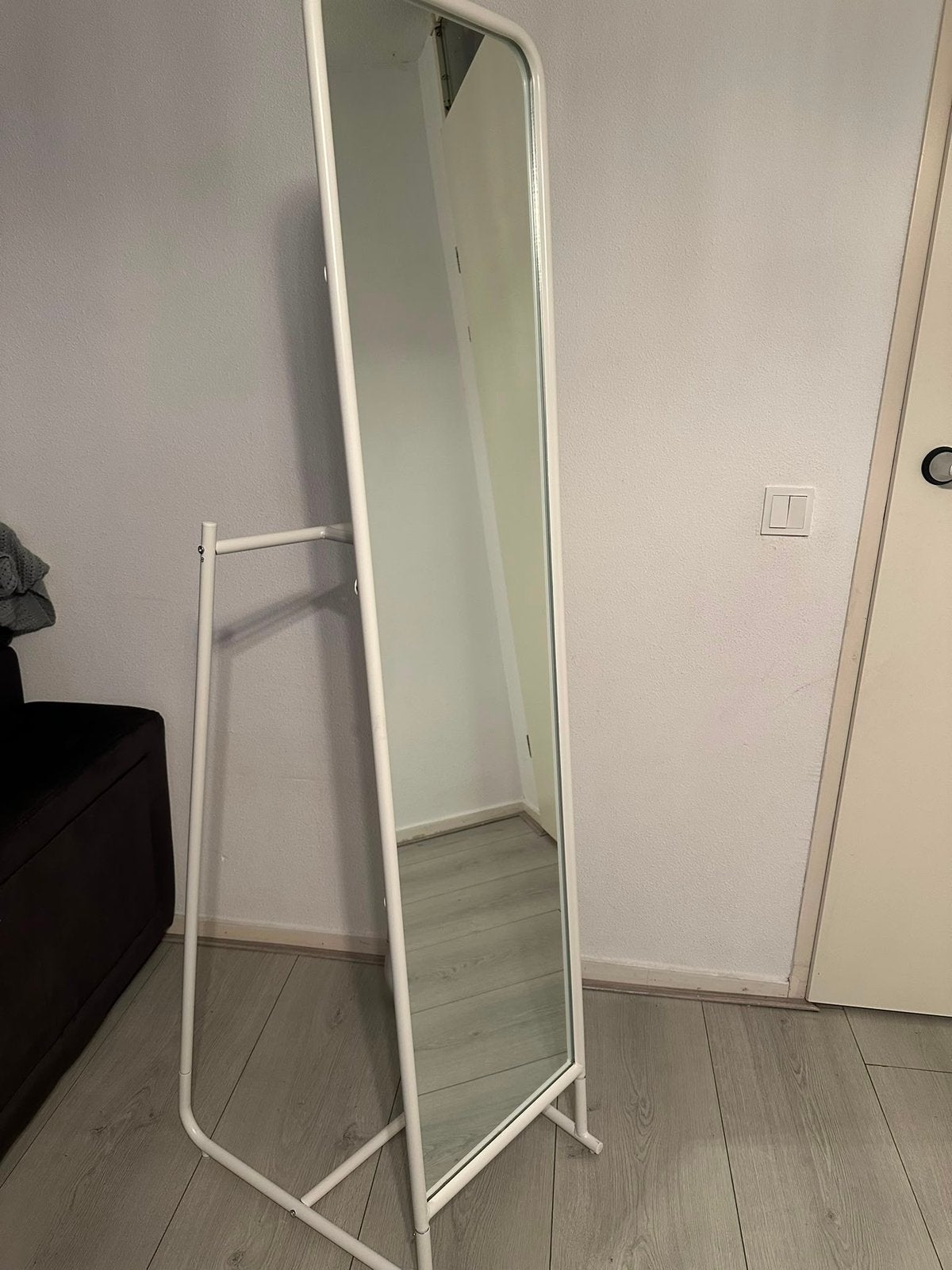 Ikea knapper staande spiegel, Huis en Inrichting, Woonaccessoires | Spiegels, Ophalen, Minder dan 50 cm, Zo goed als nieuw, 150 tot 200 cm