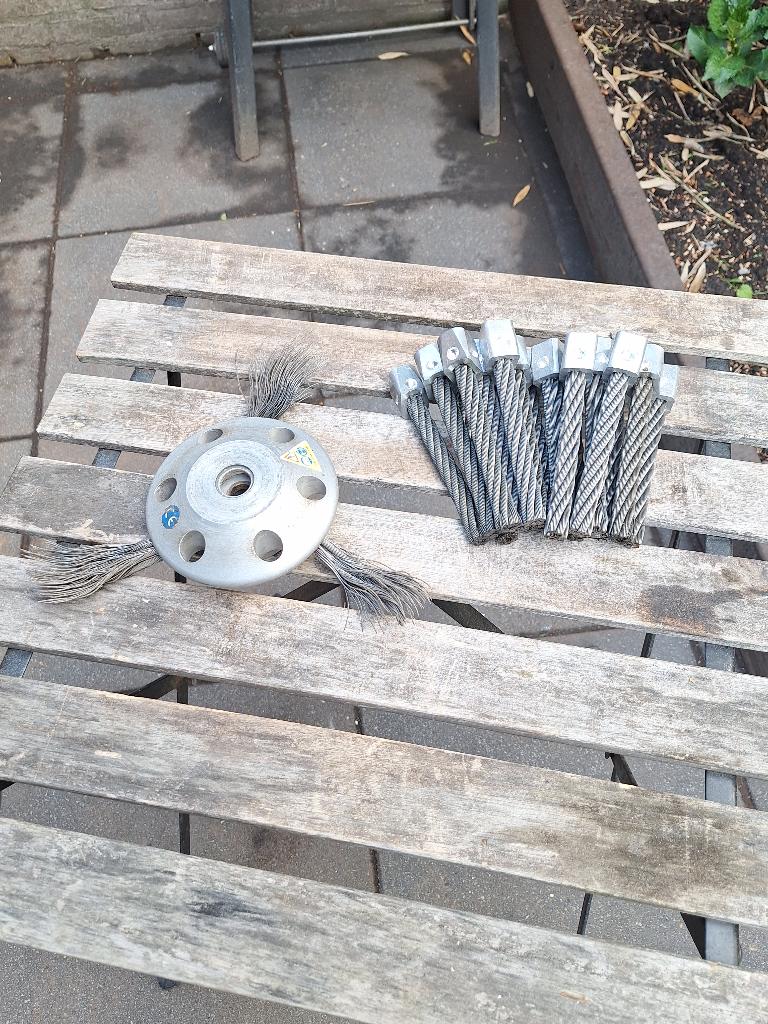 Ecobrush UFO onkruitborstel voor op bosmaaier, Ophalen of Verzenden, Gebruikt, Benzine