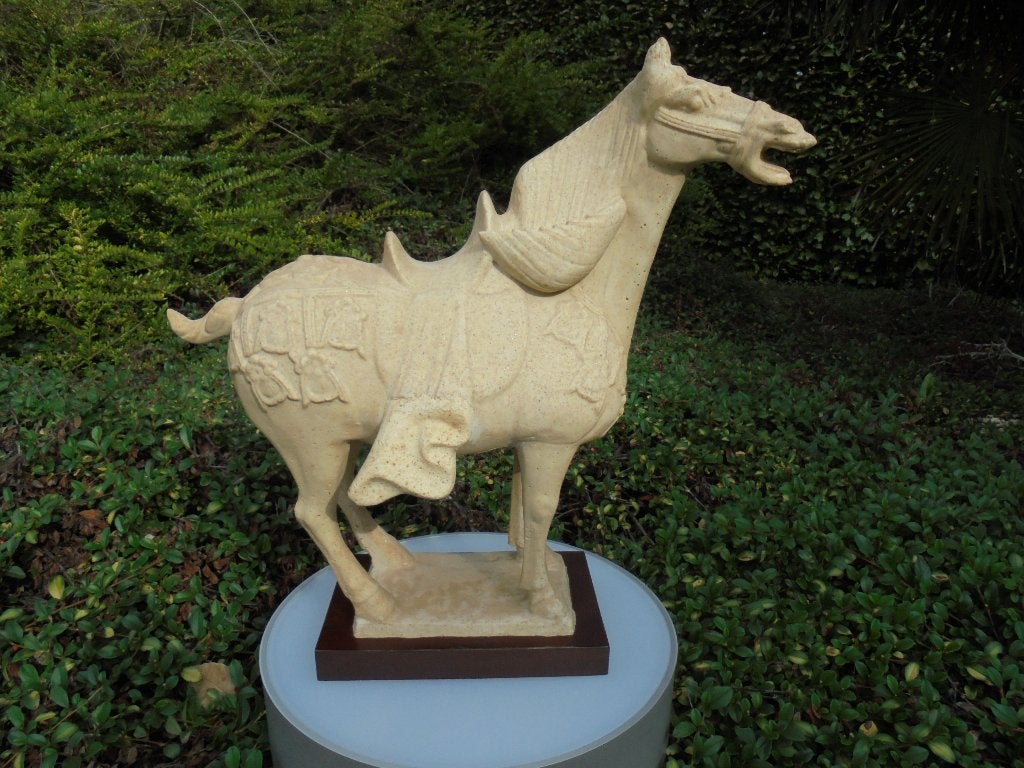 Antiek Paard Chinees Tang Dynastie beeld op sokkel 14 kg, Antiek en Kunst, Beeld, Azië, 50 - 100 cm, Ophalen of Verzenden