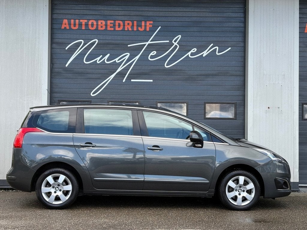 Peugeot 5008 1.6 THP Active 7p|Pano|Trekhaak|Clima|2e eigena, Auto's, Peugeot, Voorwielaandrijving, Euro 5, Stof, Gebruikt