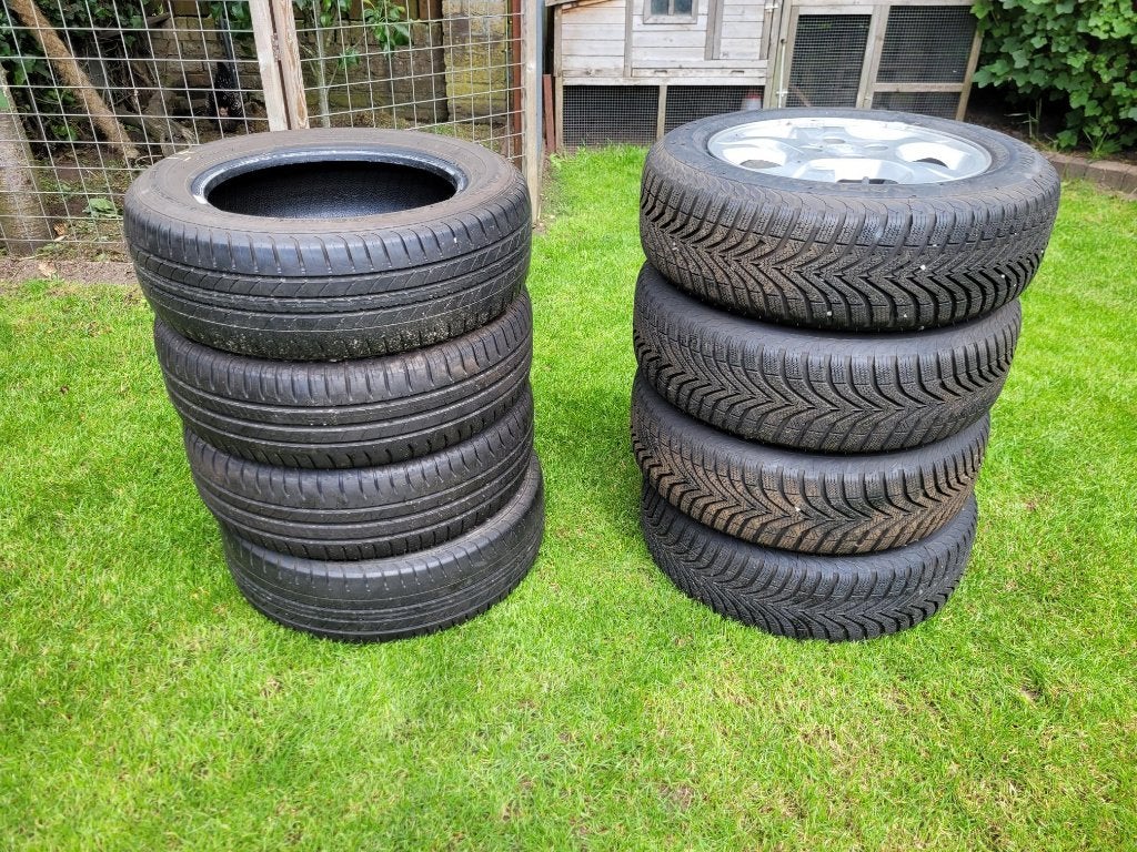 Zomerbanden en Winterbanden op velg Maat 185/65 R15, Auto-onderdelen, Banden en Velgen, Ophalen, Gebruikt, 15 inch, Banden en Velgen