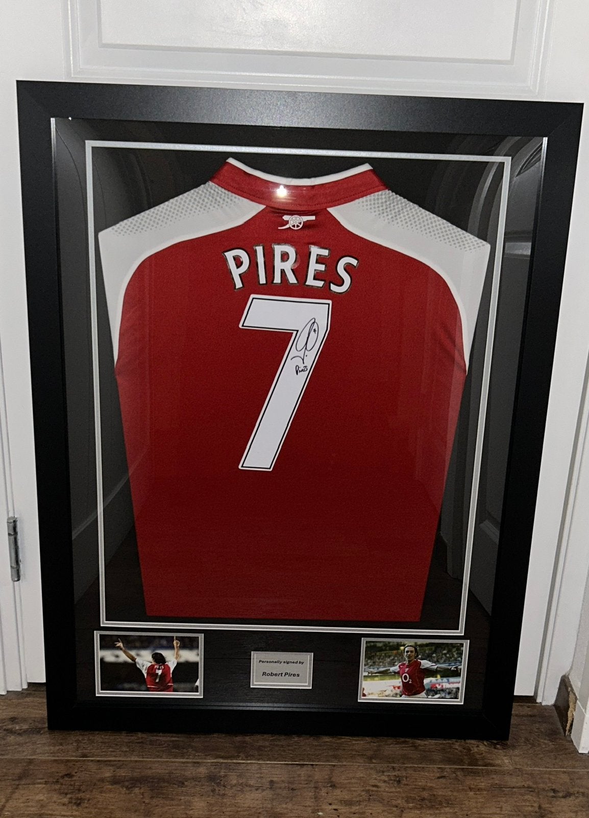 Gesigneerd shirt Pires Arsenal COA, Verzamelen, Sportartikelen en Voetbal, Ophalen of Verzenden, Zo goed als nieuw, Buitenlandse clubs