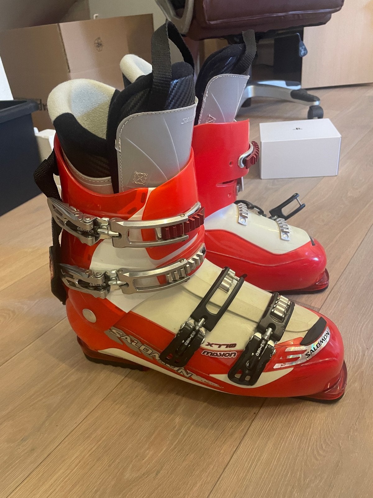 Salomon ski schoenen - Maat 30 (350 mm), Sport en Fitness, Skiën en Langlaufen, Ophalen, 160 tot 180 cm, Gebruikt, Schoenen
