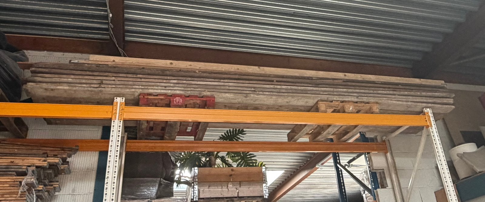 38 x gebruikte Steigerplanken, 5 mtr. Helemaal droog., Doe-het-zelf en Verbouw, Ophalen, Zo goed als nieuw, Plank, Steigerhout
