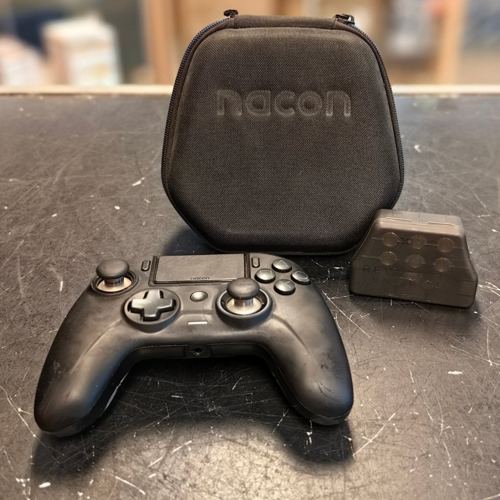 Nacon Revolution Unlimited Pro Controller - In Nette St, Nacon, Zo goed als nieuw, Support@nacon.com, Nacon
396-466 Rue de Paris
92700 Colombes
France