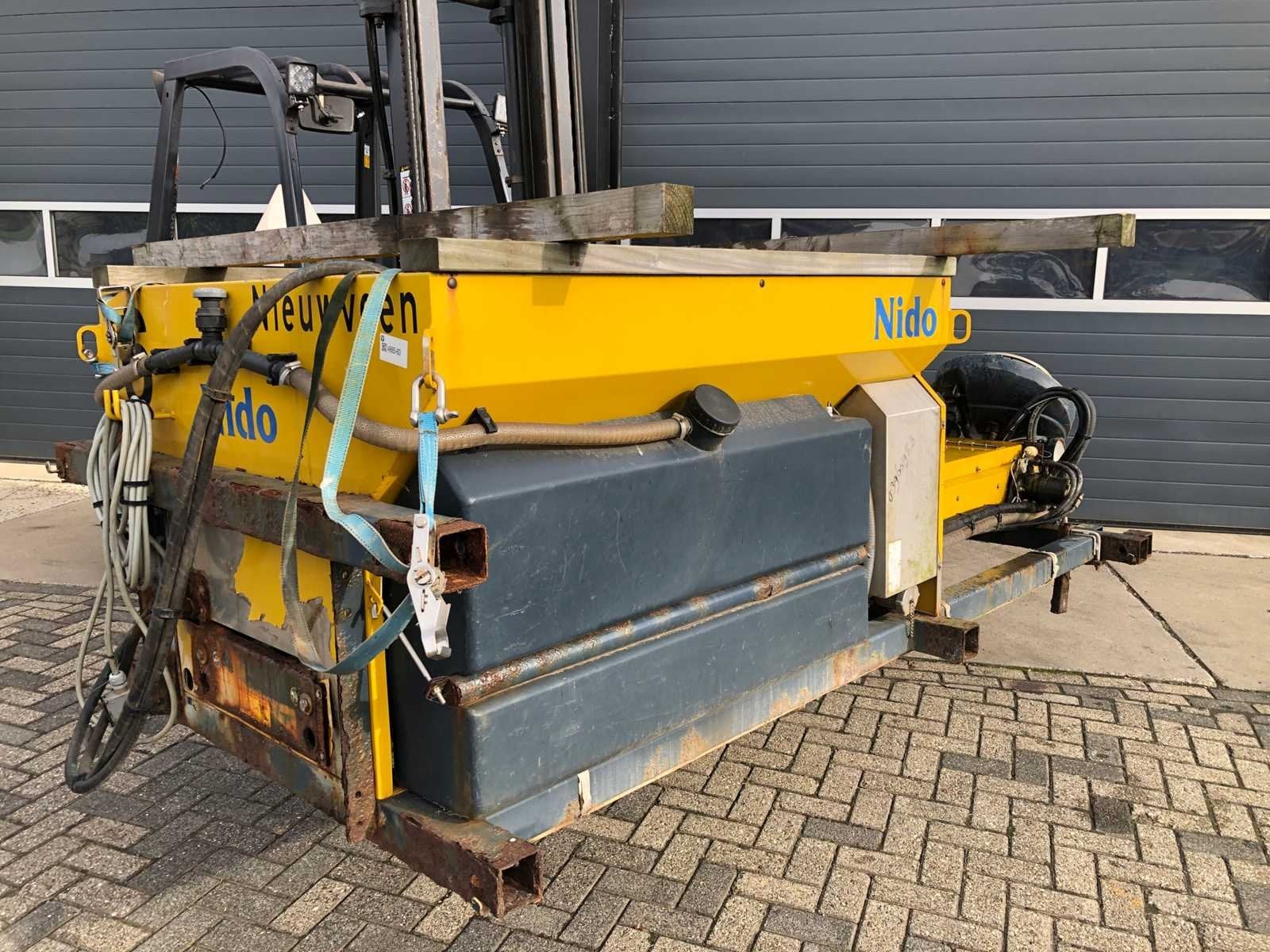 2005 Nido Stratos B08-24 Zoutstrooier