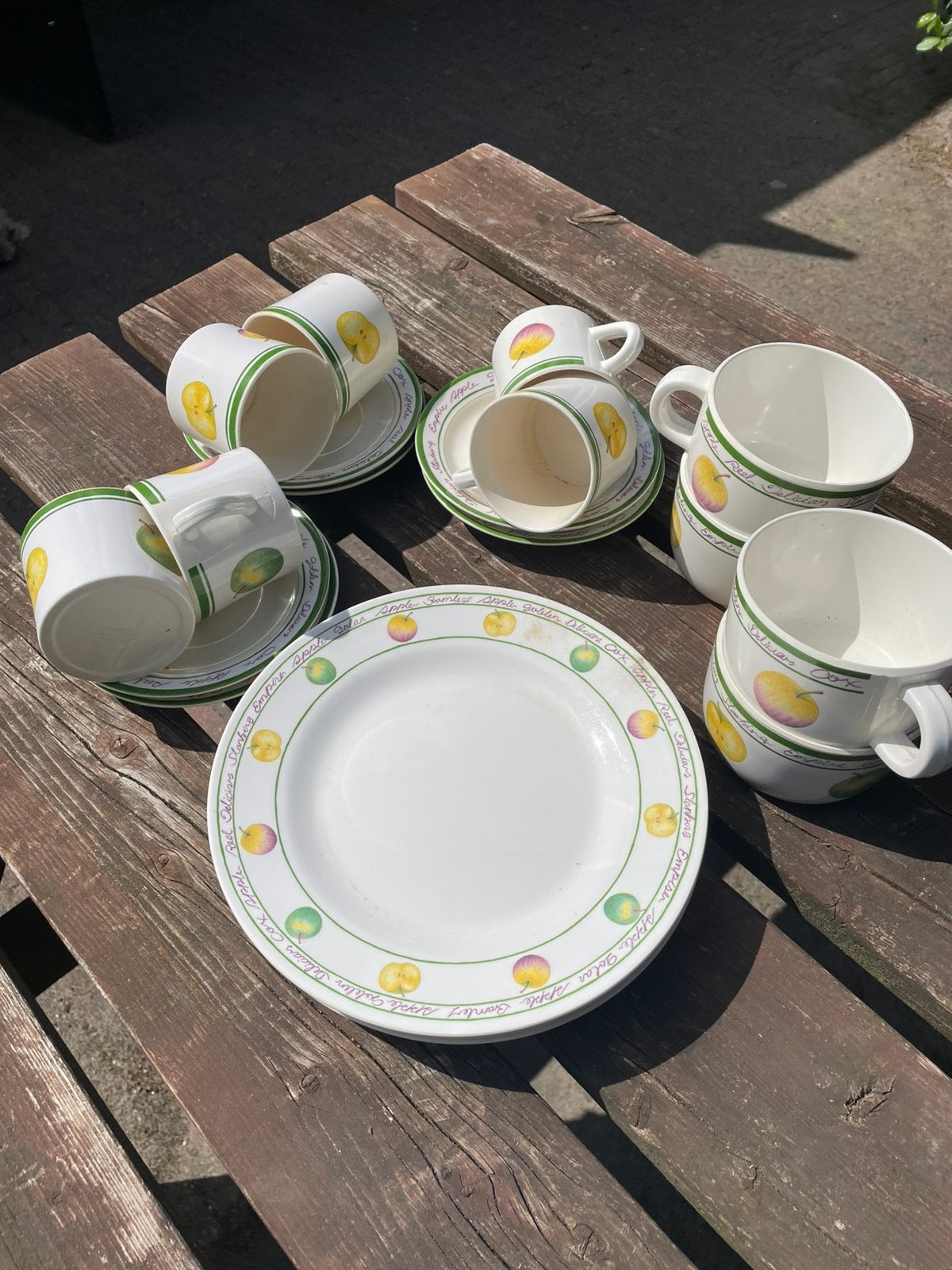 Servies van kunststof, Caravans en Kamperen, Ophalen, Gebruikt