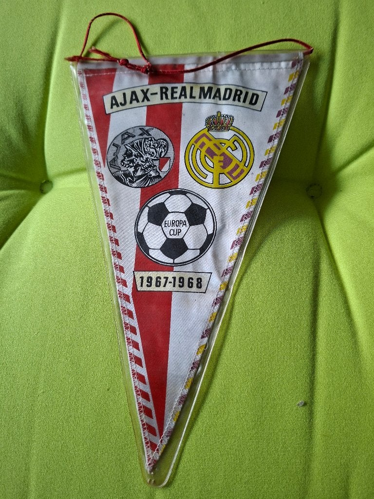 Vaantje Europacup Ajax Real Madrid 1967 1968, Ophalen of Verzenden, Zo goed als nieuw, Ajax, Vaantje of Sjaal