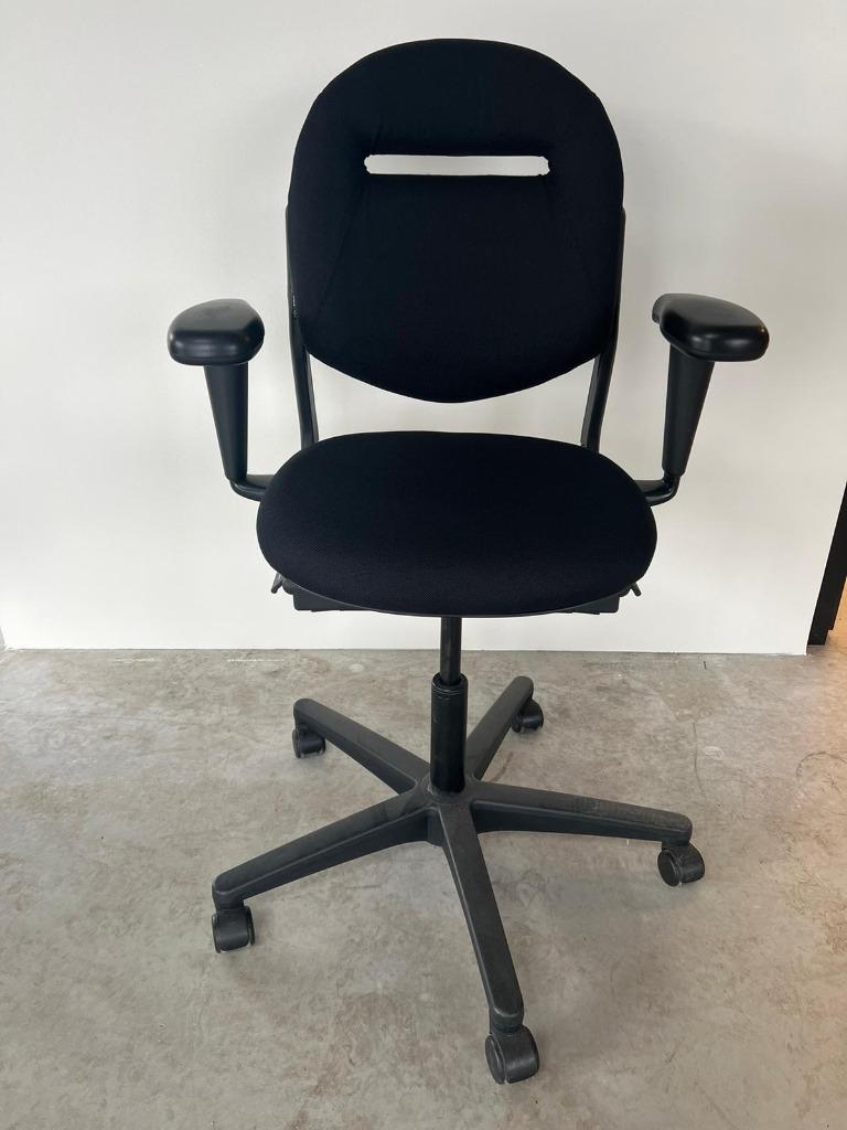 Ahrend 220, nieuwe zwarte stoffering, Gebruikt, Zwart, Ophalen of Verzenden, Bureaustoel
