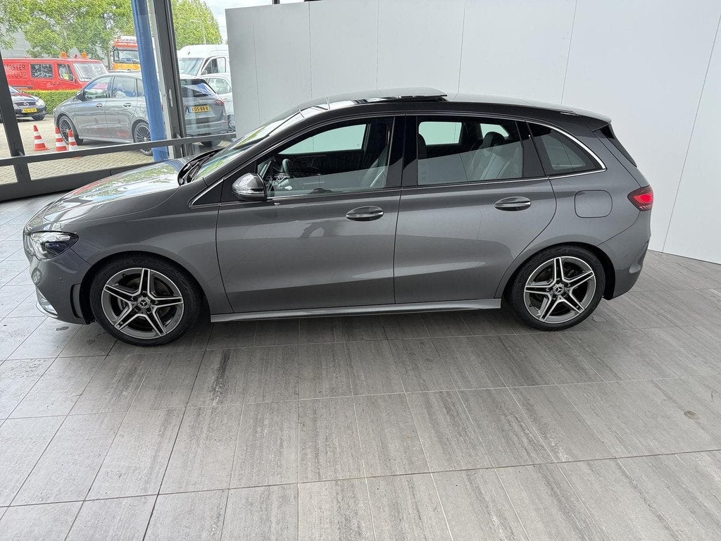 Mercedes-Benz B-klasse 180 Star Edition | Trekhaak | Stuurve, Auto's, Mercedes-Benz, 745 kg, 136 pk, 4 cilinders, Origineel Nederlands