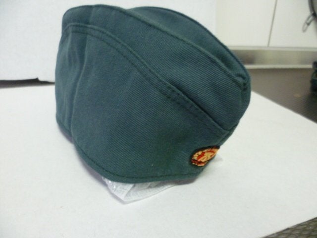 NVA Oost Duitsland 2 Soldaten schuitjes militair  nieuwstaat, Verzamelen, Ophalen of Verzenden, Landmacht, Duitsland, Kleding of Schoenen