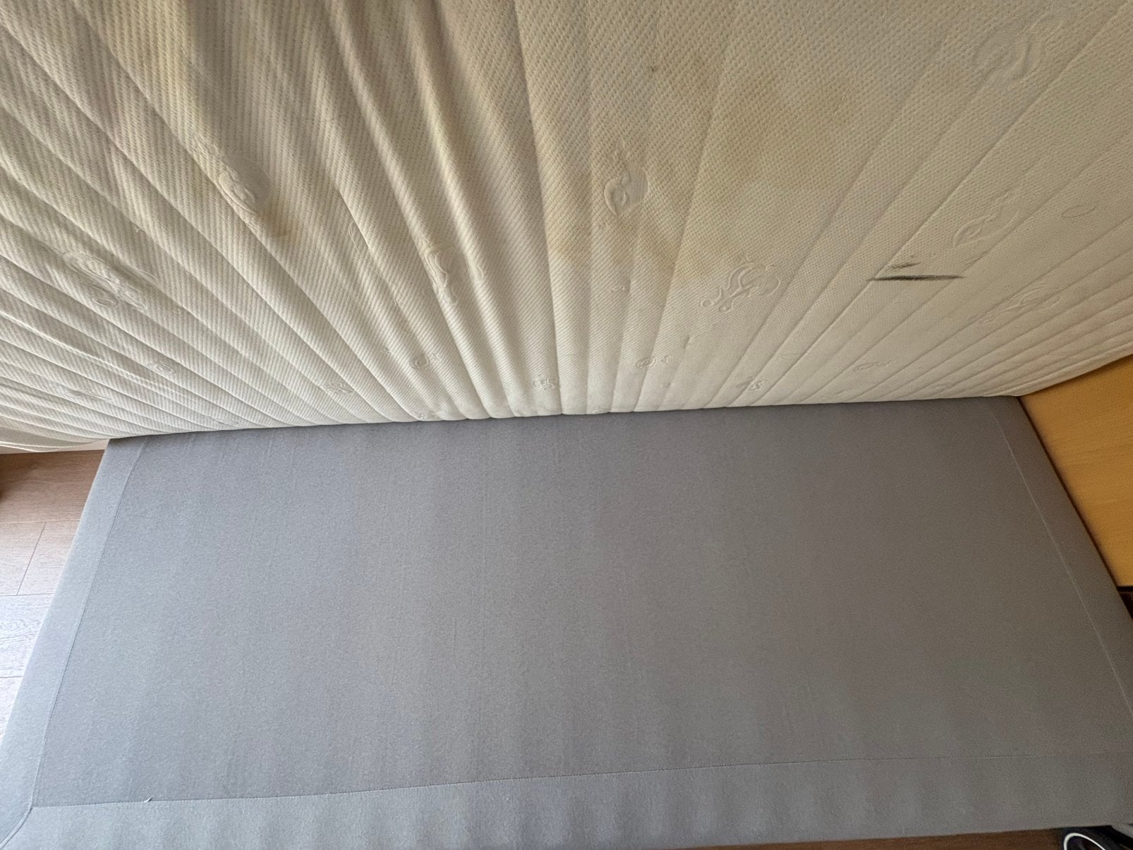Opklapbed / logeerbed met matras: grijs met sterren – netjes, Ophalen, 90 cm, Eenpersoons, Zo goed als nieuw