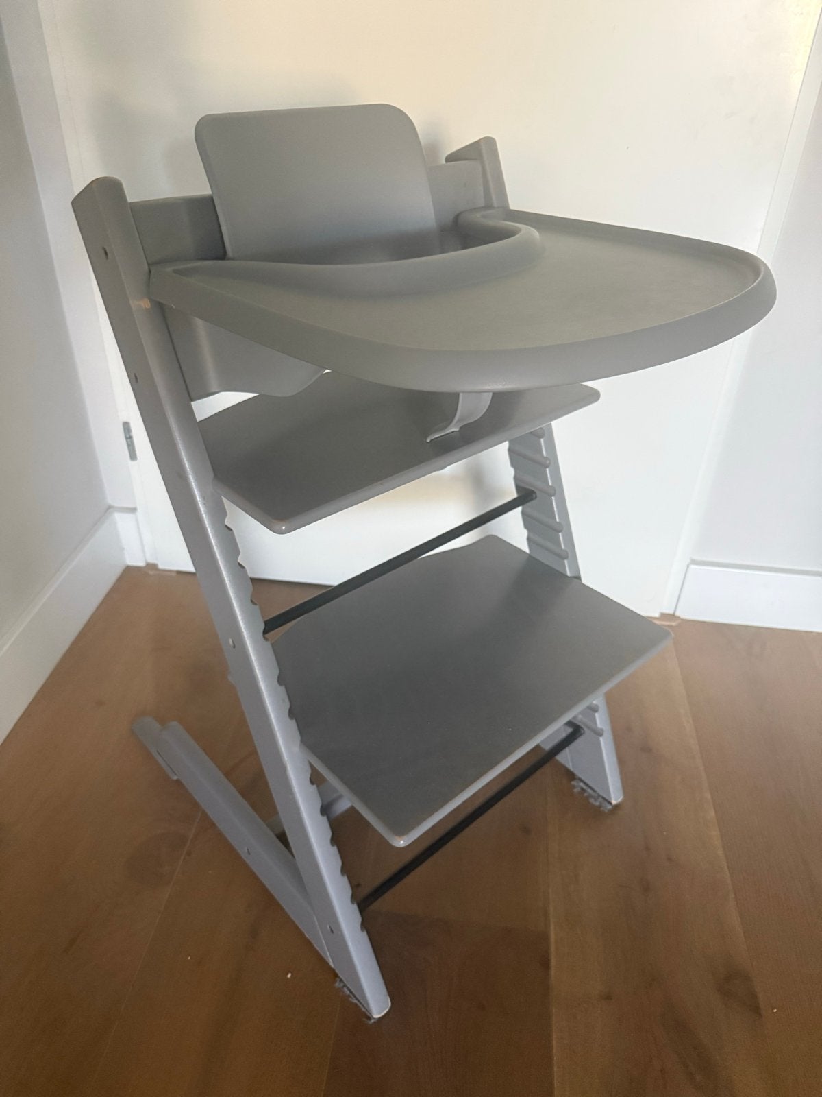 Stokke Tripp Trapp met Baby Set en Playtray, Ophalen, Zo goed als nieuw, Meegroeistoel, Afneembaar eetblad