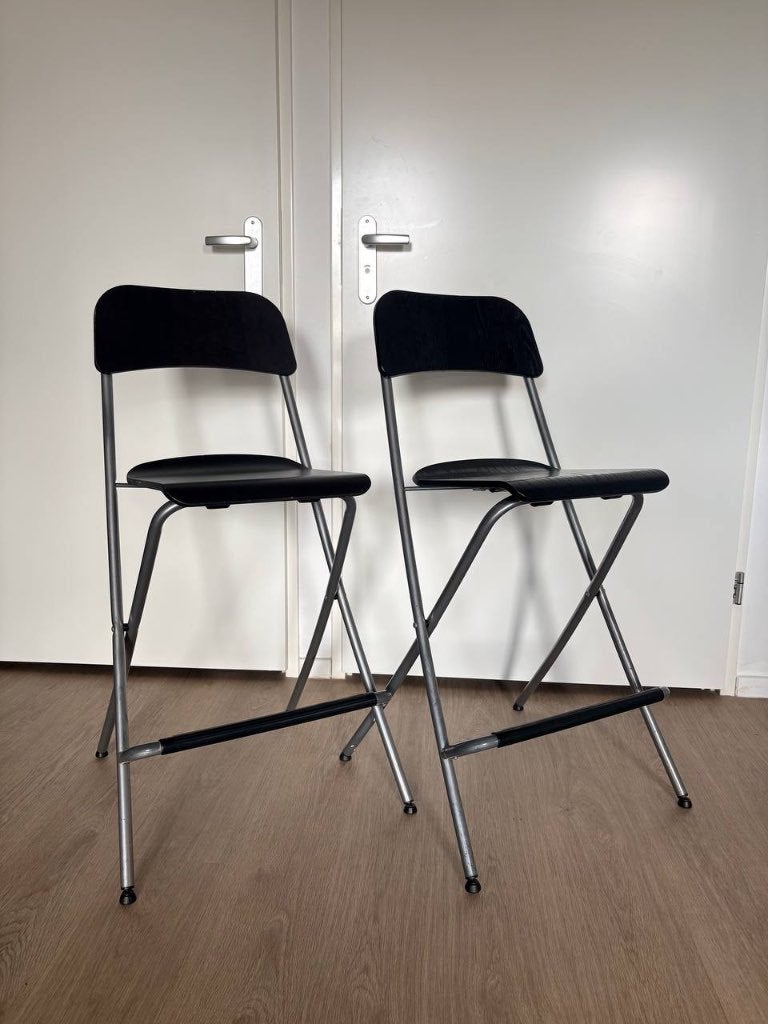 Set van 2 zwarte inklapbare barkrukken Ikea, Huis en Inrichting, 2 krukken, Ophalen, Zo goed als nieuw, 60 tot 90 cm