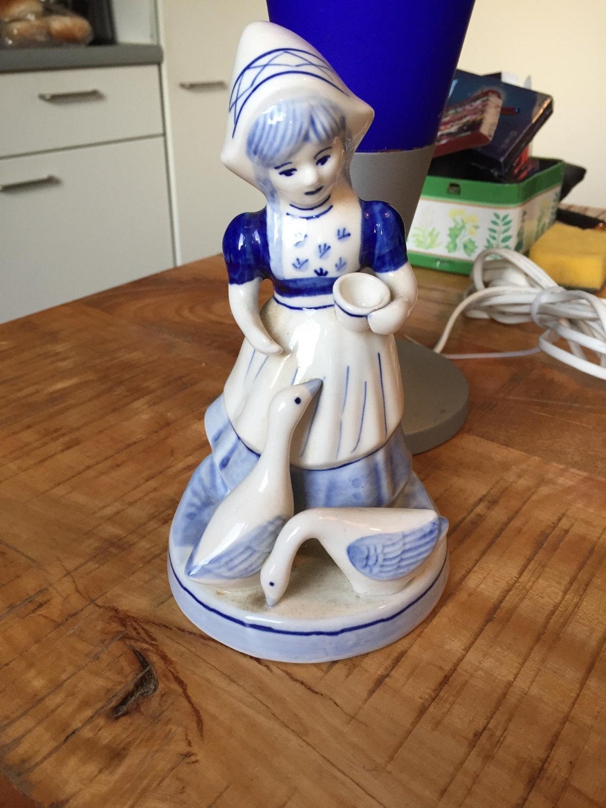 Delfts Blauw beeldje: Hollands meisje met ganzen, Ophalen of Verzenden